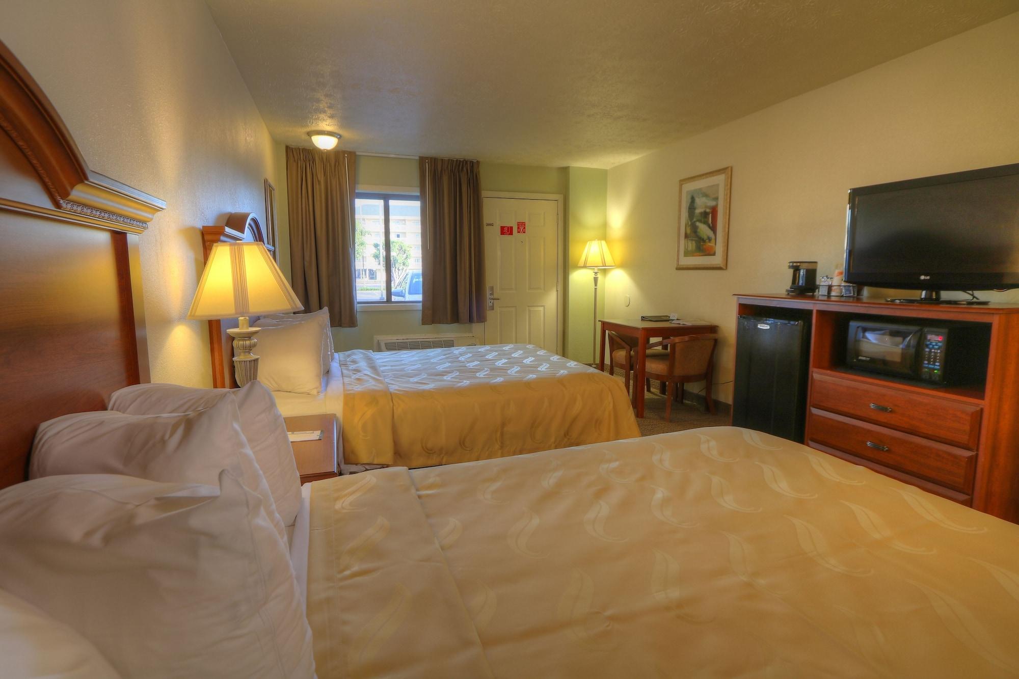 Quality Inn & Suites At Dollywood Lane Пиджен-Фордж Экстерьер фото