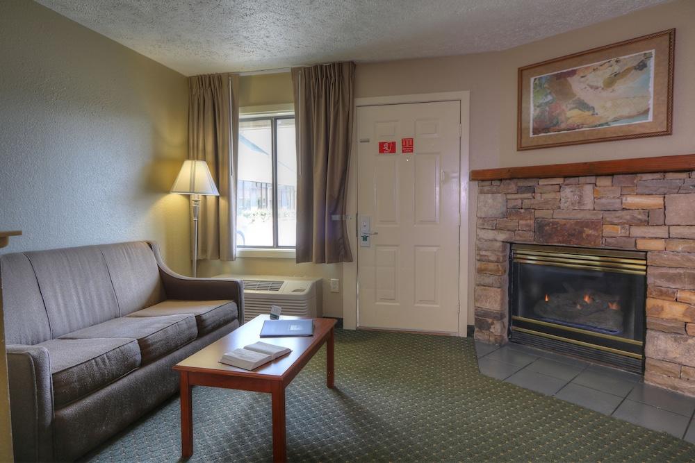 Quality Inn & Suites At Dollywood Lane Пиджен-Фордж Экстерьер фото
