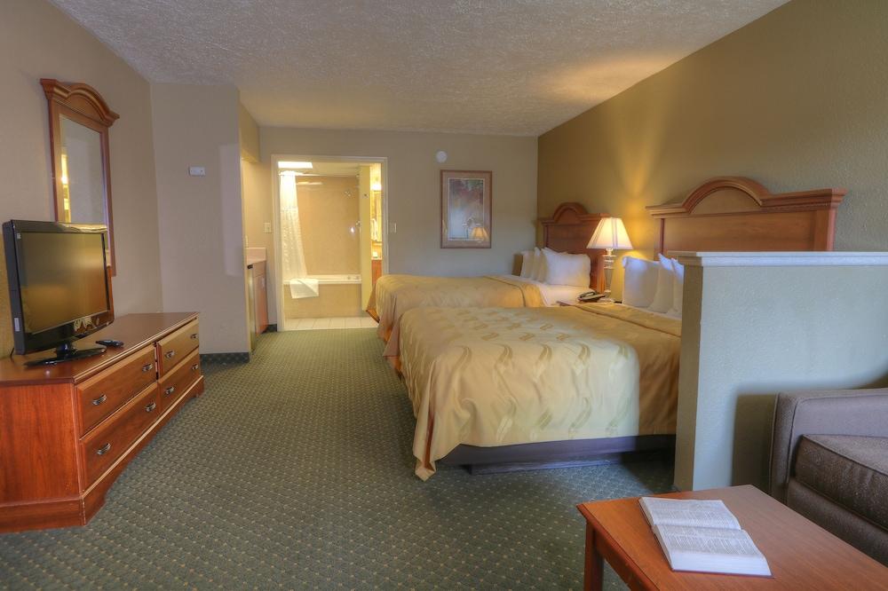 Quality Inn & Suites At Dollywood Lane Пиджен-Фордж Экстерьер фото