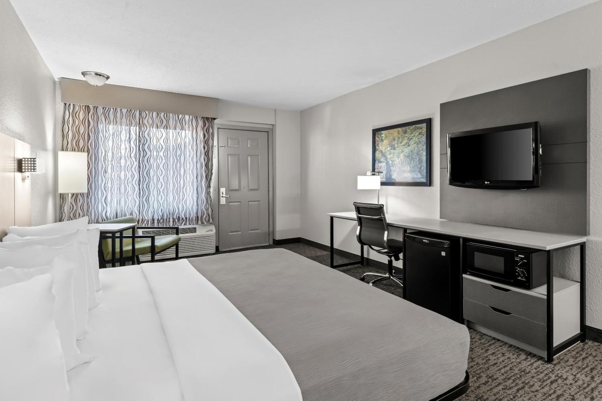 Quality Inn & Suites At Dollywood Lane Пиджен-Фордж Экстерьер фото