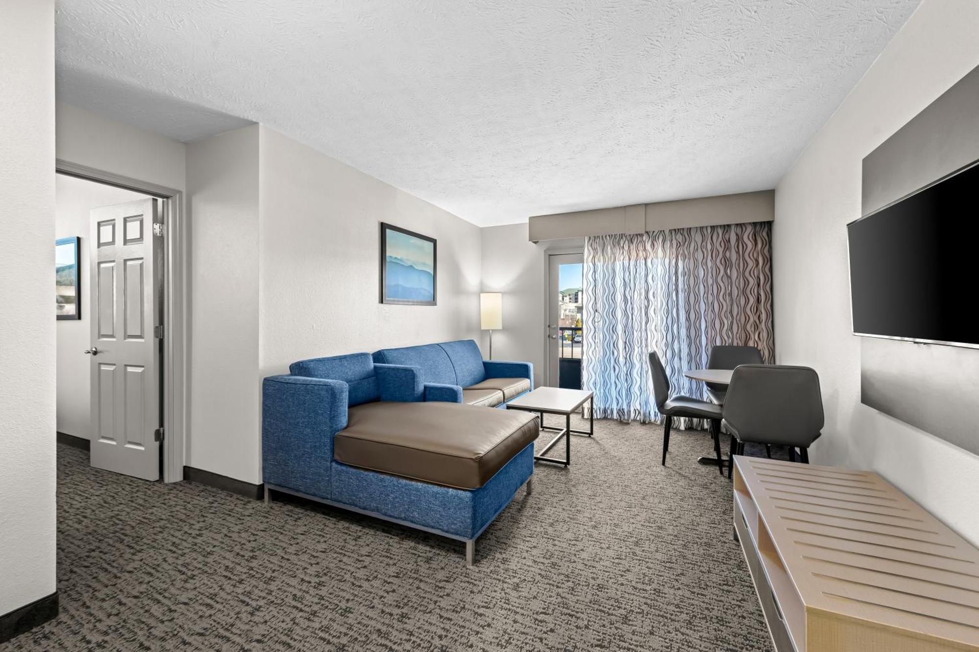 Quality Inn & Suites At Dollywood Lane Пиджен-Фордж Экстерьер фото