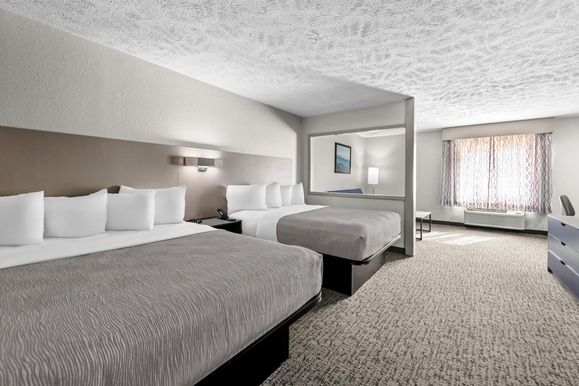 Quality Inn & Suites At Dollywood Lane Пиджен-Фордж Экстерьер фото