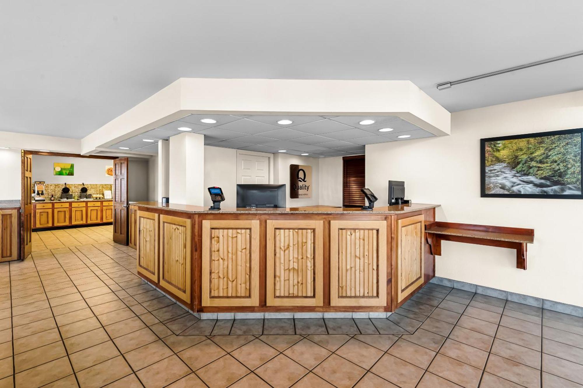 Quality Inn & Suites At Dollywood Lane Пиджен-Фордж Экстерьер фото