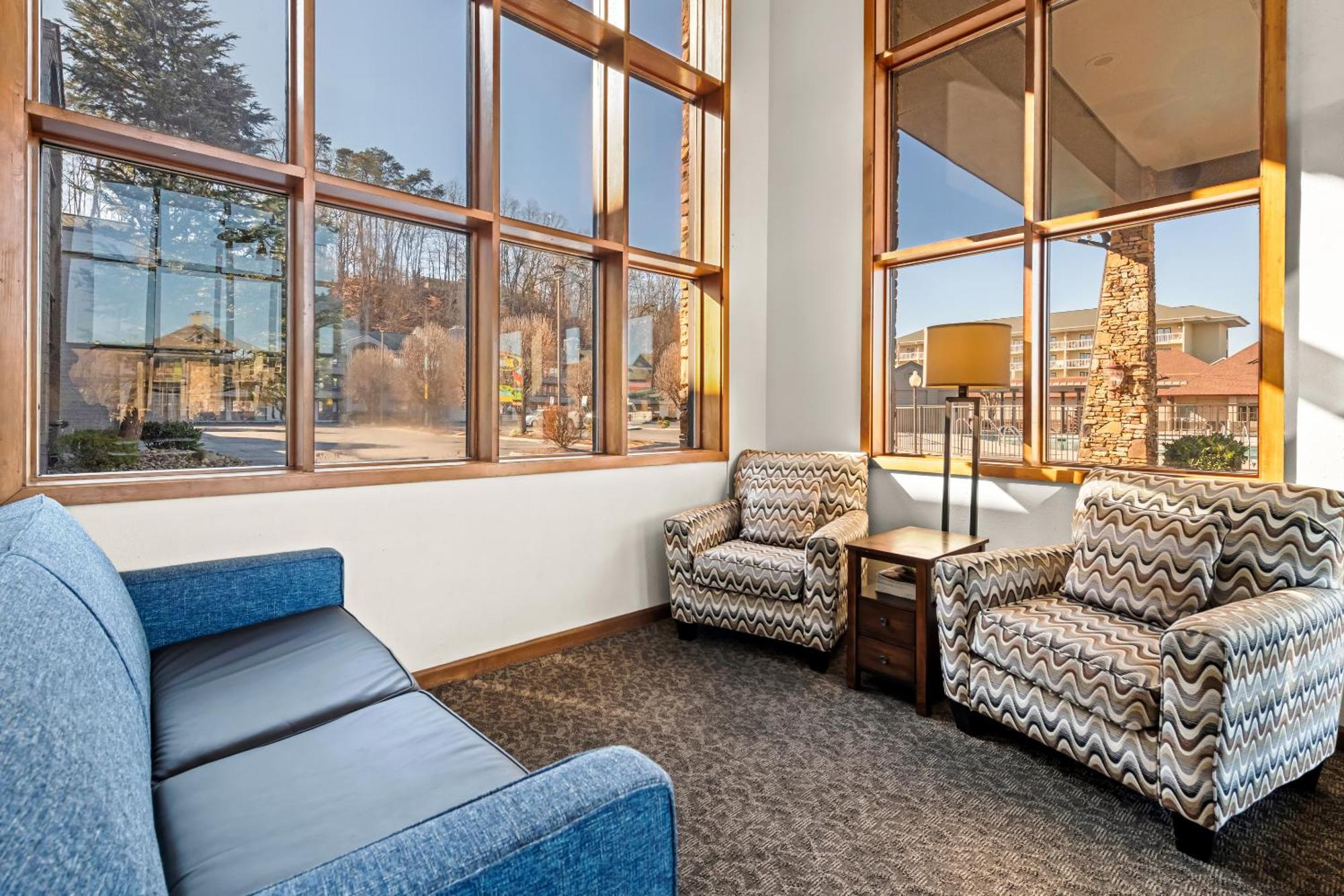 Quality Inn & Suites At Dollywood Lane Пиджен-Фордж Экстерьер фото