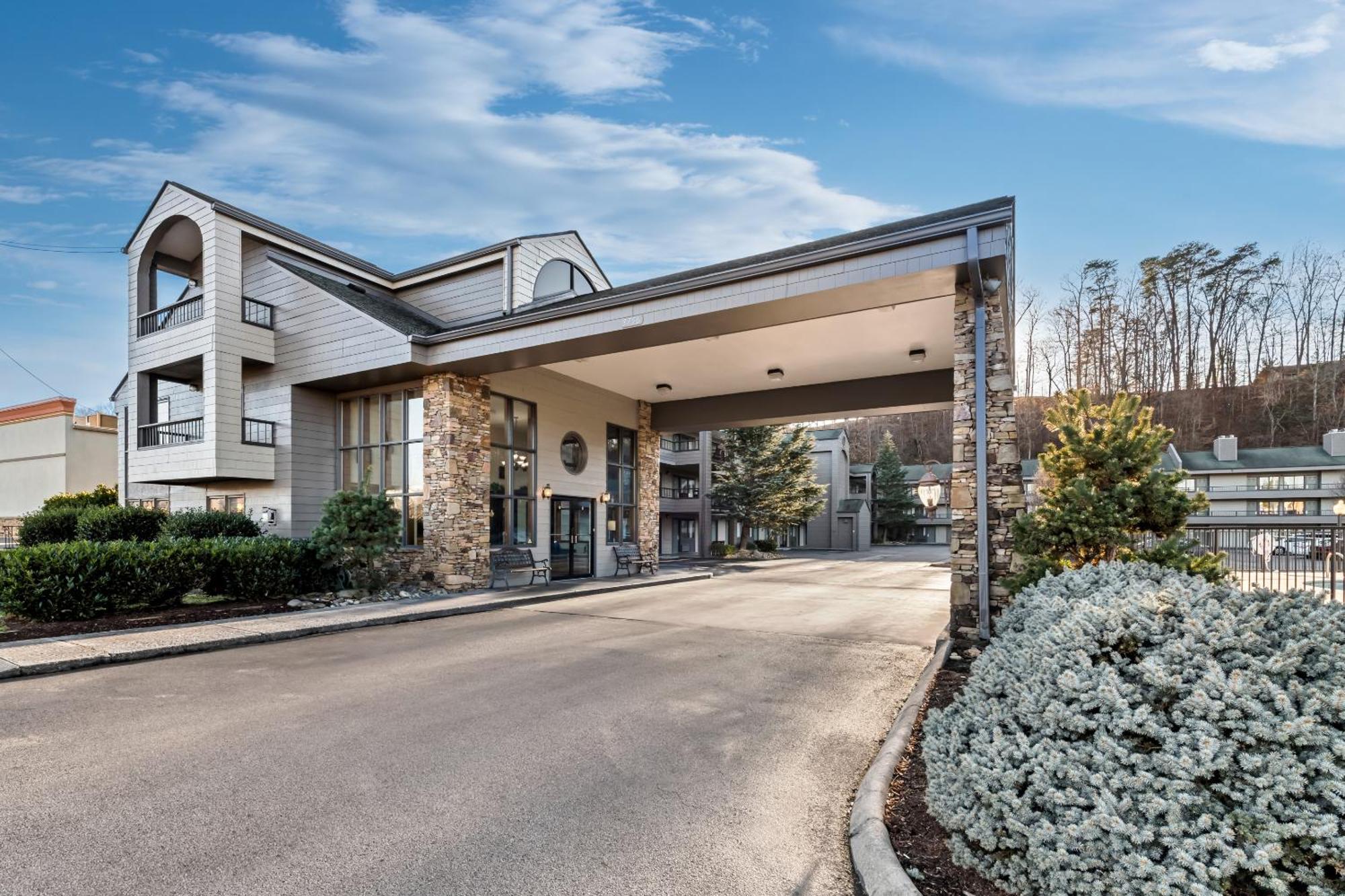 Quality Inn & Suites At Dollywood Lane Пиджен-Фордж Экстерьер фото
