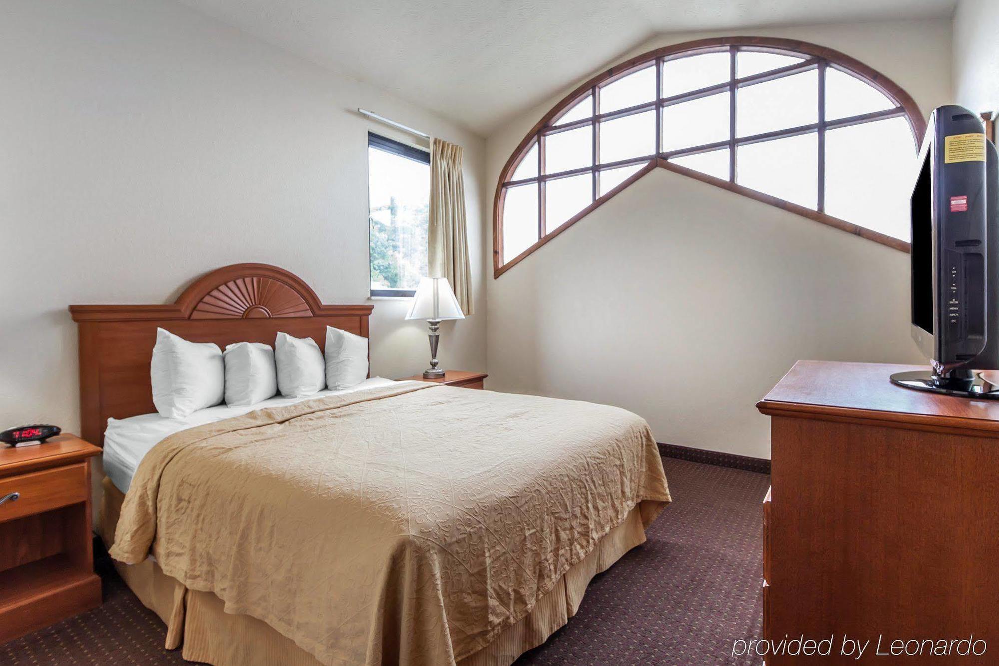 Quality Inn & Suites At Dollywood Lane Пиджен-Фордж Экстерьер фото